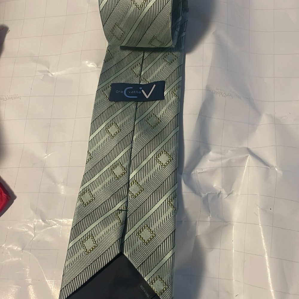 Light green tie